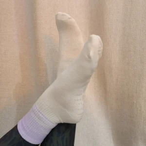 CHAUSSETTES HAUTES crème & violet