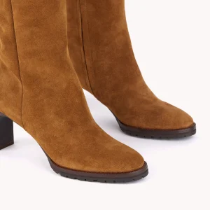 Bottes Vicky en suède marron et talon moyen - Maison Skorpios par Adriana Abascal