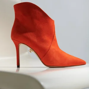Bottines Astrid en suède orange et talon haut - Maison Skorpios par Adriana Abascal