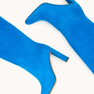 Bottes Adriana en suède bleu et talon haut - Maison Skorpios par Adriana Abascal